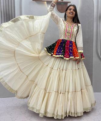 White Gamthi work & mirror work Cotton Navratri Lahenga Kediyu Set 3