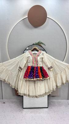 White Gamthi work & mirror work Cotton Navratri Lahenga Kediyu Set 5
