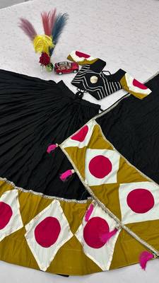 Black Color Gota patti lace & Print Lace Cotton Navratri Lahenga Choli Set 5