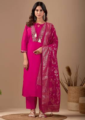 Rani Pink cotton blend embellished kurta set 2