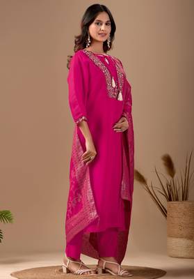 Rani Pink cotton blend embellished kurta set 5