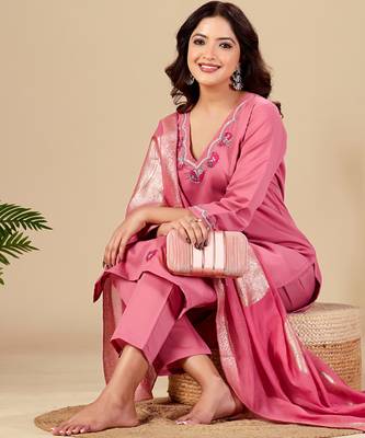 Pink cotton embellished kurta set 3