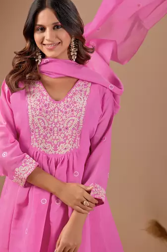 Pink cotton blend embroidered kurta set