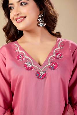 Pink cotton embellished kurta set 4