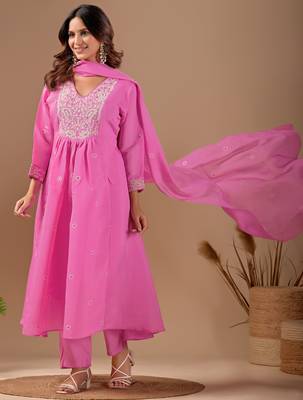 Pink cotton blend embroidered kurta set 2