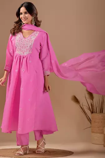 Pink cotton blend embroidered kurta set