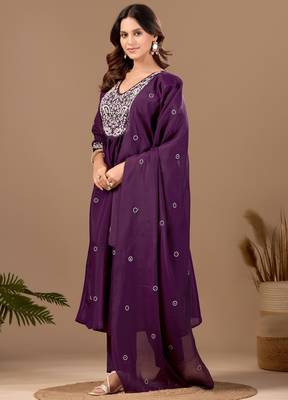 Wine cotton blend embroidered kurta set 3