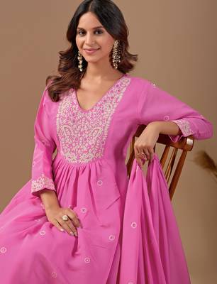 Pink cotton blend embroidered kurta set 4