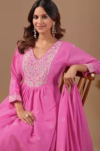 Pink cotton blend embroidered kurta set