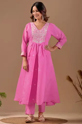 Pink cotton blend embroidered kurta set