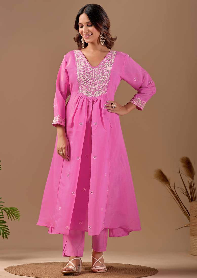 Pink cotton blend embroidered kurta set