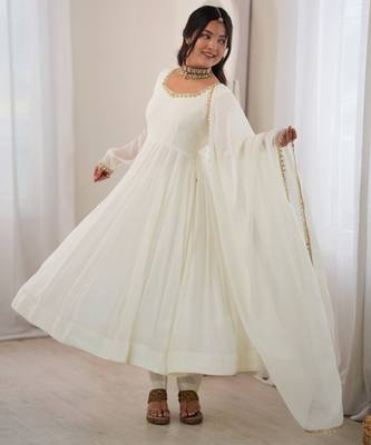 Off white  chanderi silk embroidery party wear anarkali  suit set 3