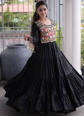 Navratri special reyon kutchi gamthi embroidered mirror work gown 12 meter flair  3