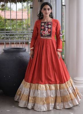 Reyon kutchi gamthi gown 12 meter flair 4-layer zari patta stitching full sleeves patch work 1