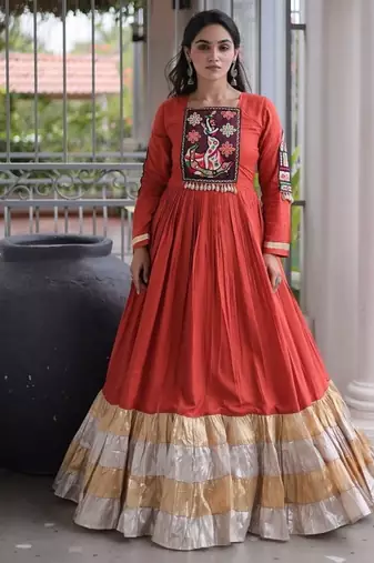 Reyon kutchi gamthi gown 12 meter flair 4-layer zari patta stitching full sleeves patch work