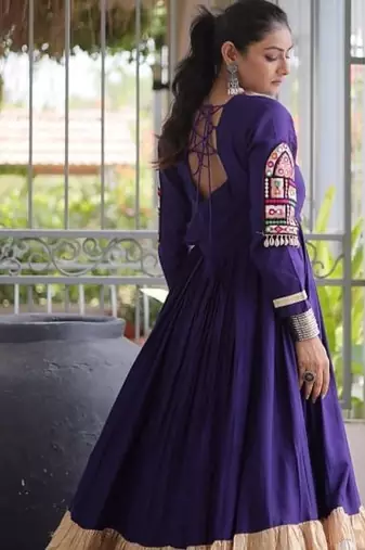 Reyon kutchi gamthi gown 12 meter flair 4-layer zari patta stitching full sleeves patch work 