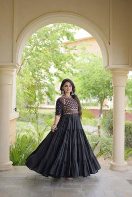 Kora cotton embroidered gown with gota patti & mirror work 12 meter flair navratri garba dress 3