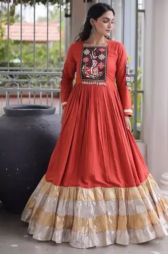 Reyon kutchi gamthi gown 12 meter flair 4-layer zari patta stitching full sleeves patch work