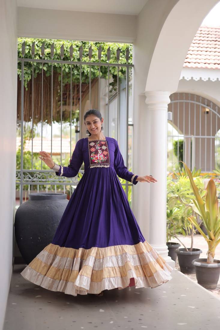 Reyon kutchi gamthi gown 12 meter flair 4-layer zari patta stitching full sleeves patch work 