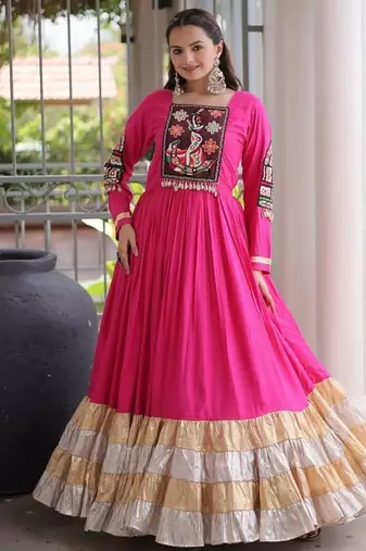 Reyon kutchi gamthi gown 12 meter flair 4-layer zari patta stitching full sleeves patch work