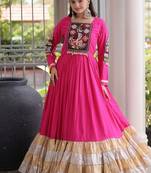 Reyon kutchi gamthi gown 12 meter flair 4-layer zari patta stitching full sleeves patch work