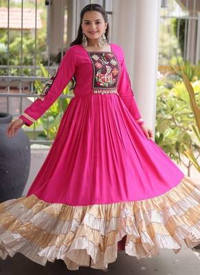 Reyon kutchi gamthi gown 12 meter flair 4-layer zari patta stitching full sleeves patch work 5