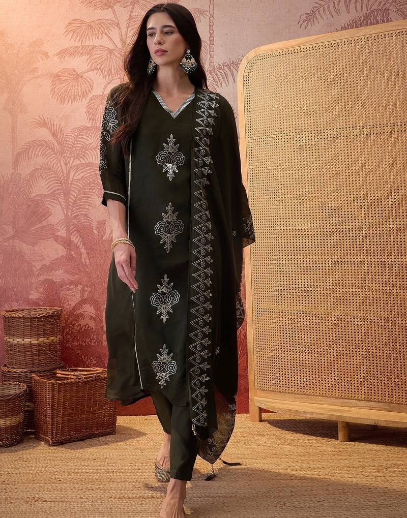 Bottle green chanderi cotton embroidered kurta set.