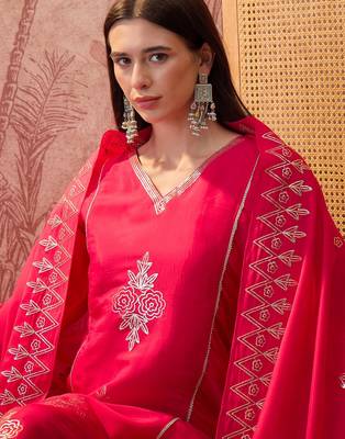 Rani chanderi cotton embroidered kurta set. 3