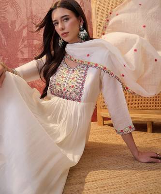 Cream chanderi cotton embroidered kurta set. 1
