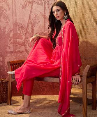Rani chanderi cotton embroidered kurta set. 3
