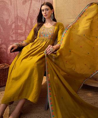 Olive chanderi cotton embroidered kurta set. 1