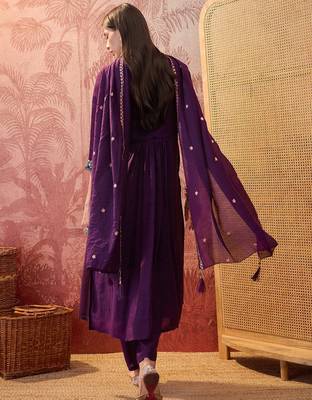 Purple chanderi cotton embroidered kurta set. 5