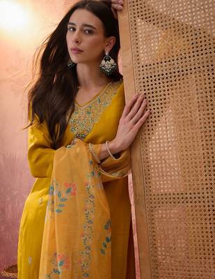Mustard chanderi cotton embroidered kurta set. 1