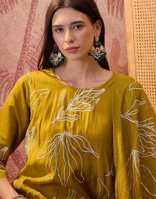 Olive chanderi cotton embroidered kurta set. 3