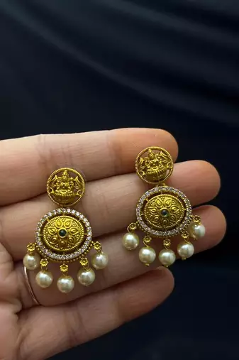 Antique Gold Temple Jewelry Set: Lakshmi Choker, Pearl Earrings, South Indian Bridal Necklace