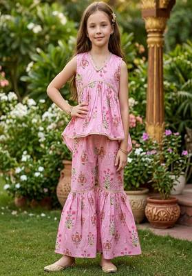 Pink and green printed cotton festive wear kurta set 1