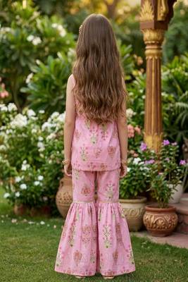 Pink and green printed cotton festive wear kurta set 4