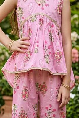 Pink and green printed cotton festive wear kurta set 5