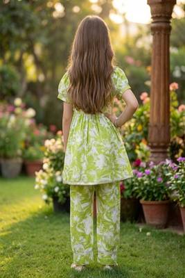 Green and white printed cotton festive wear kurta set 4