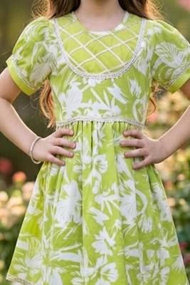 Green and white printed cotton festive wear kurta set 5