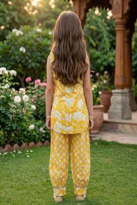Yellow and white printed cotton festive wear kurta set 4