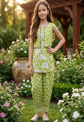Green and white printed cotton festive wear kurta set 1