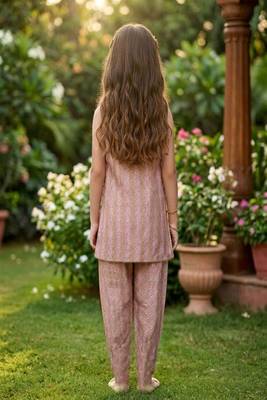 Pink and multi printed cotton festive wear kurta set 4