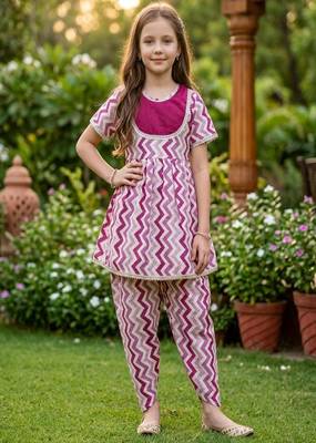 Magenta and white printed cotton festive wear kurta set 2