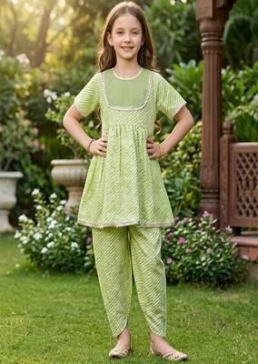 Green and white printed cotton festive wear kurta set 2