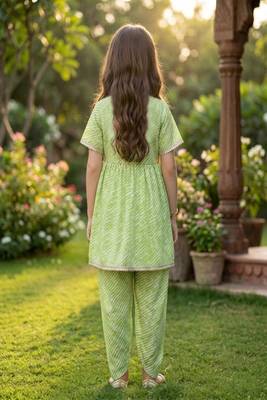 Green and white printed cotton festive wear kurta set 4