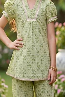 Green and white printed cotton festive wear kurta set 5