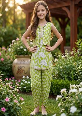 Green and white printed cotton festive wear kurta set 1