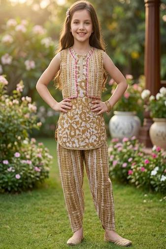 brown and white printed cotton kurta set for girls