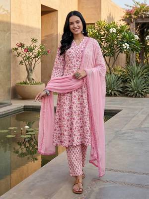 Jaipuri Floral Cotton Flared Sleeve Lace Detailed Kurta with Trouser & Dupatta 5